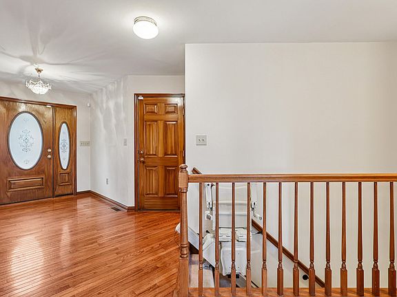 5th image of 1128 Coram St