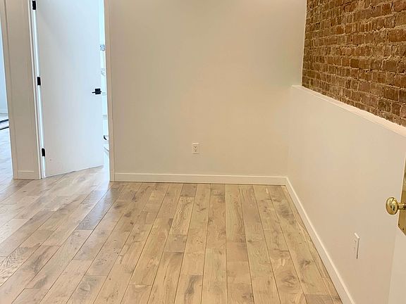 3rd image of 395 Stanhope St Floor 2