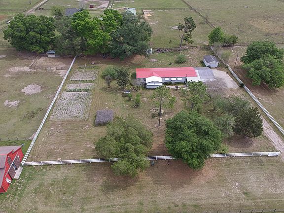 4th image of 3980 SE 150th St