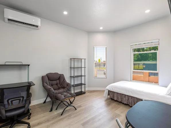 (undisclosed Address), Las Vegas, NV 89121