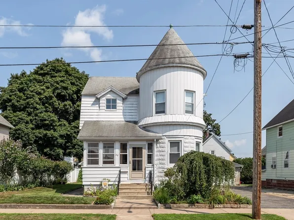 22 Bristol St, Ludlow, MA 01056