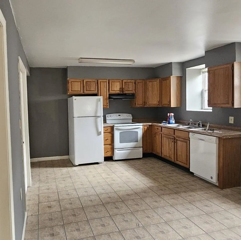 Building Photo - 1599 N Mulberry St #4
