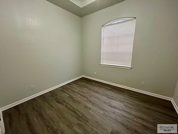 4th image of 710 Washington Cir
