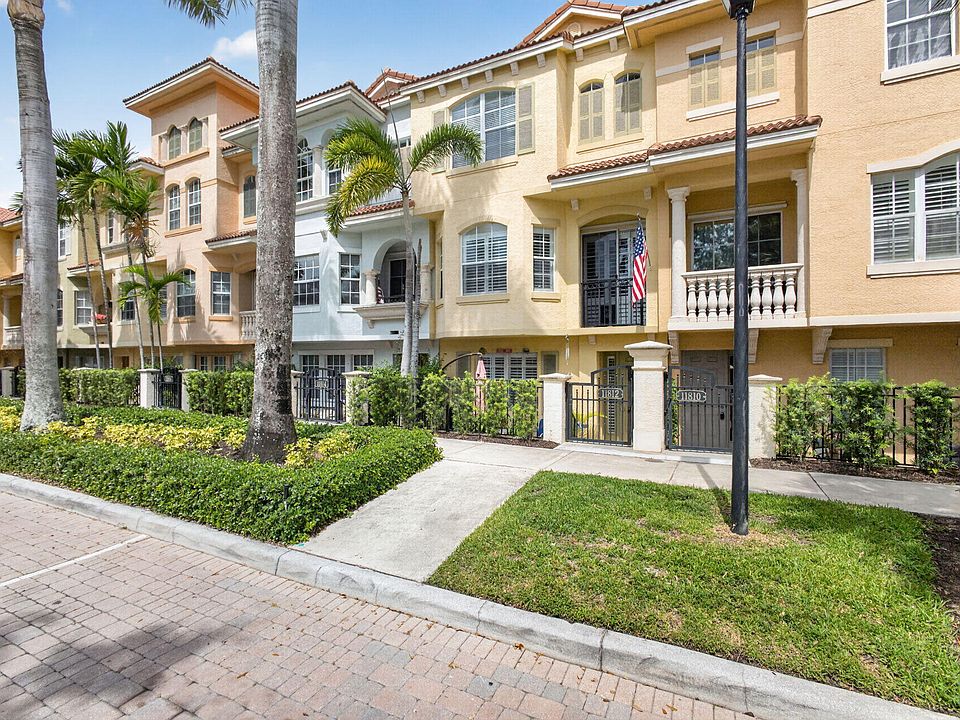 1st image of 11812 Valencia Gardens Avenue