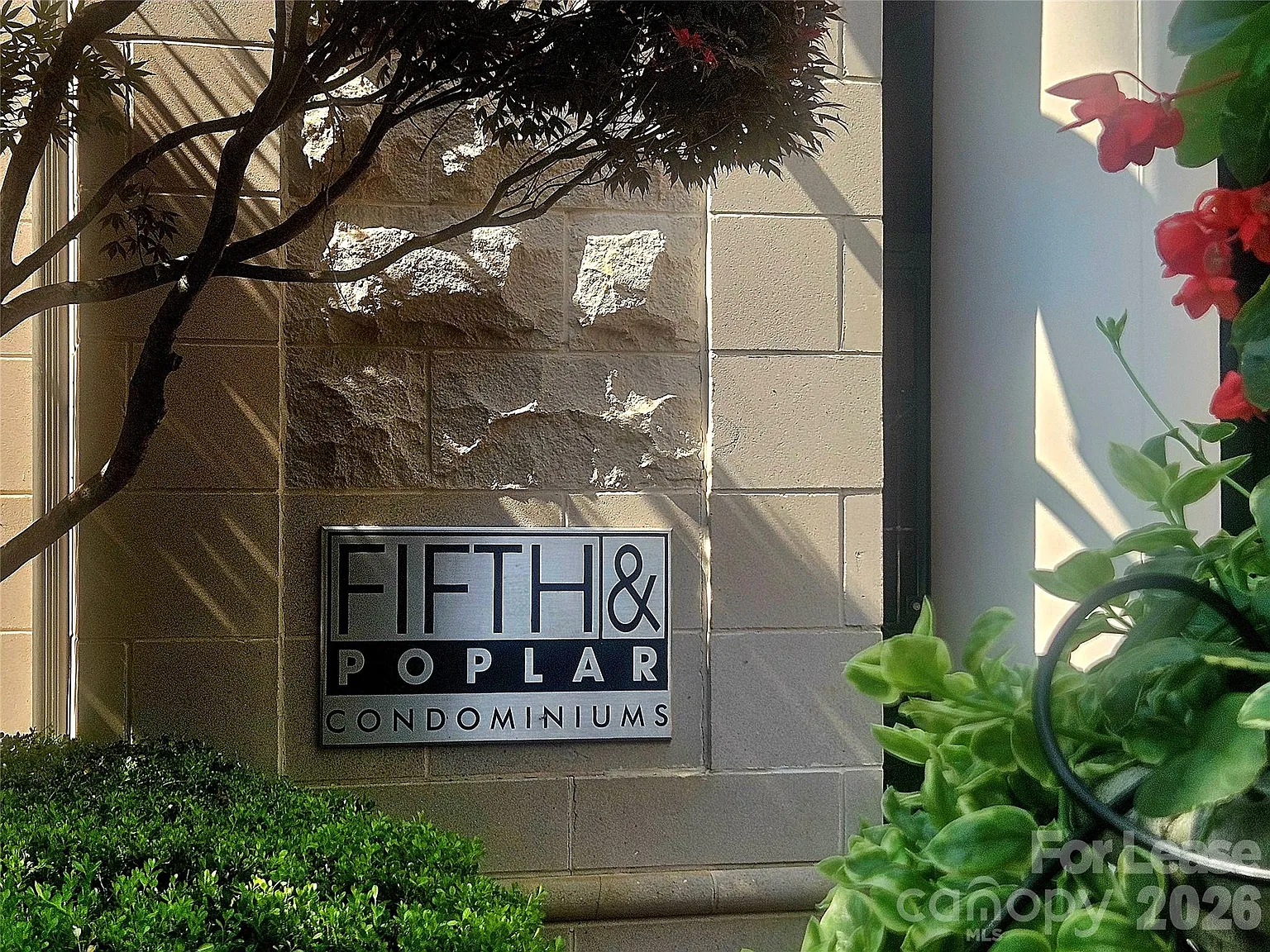 2 bed, 2.0 bath, 1074 sqft, $2,350 — Photo 1