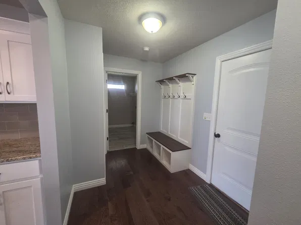 722 E Mining Camp Rd, Nixa, MO 65714