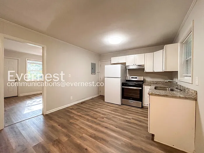 2746 Mary Ave — Photo 6