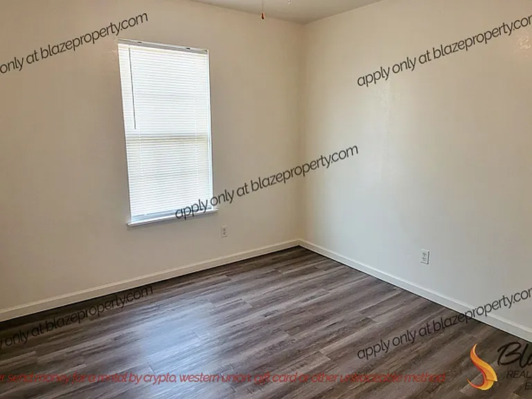 3132 Walnut St — Photo 10