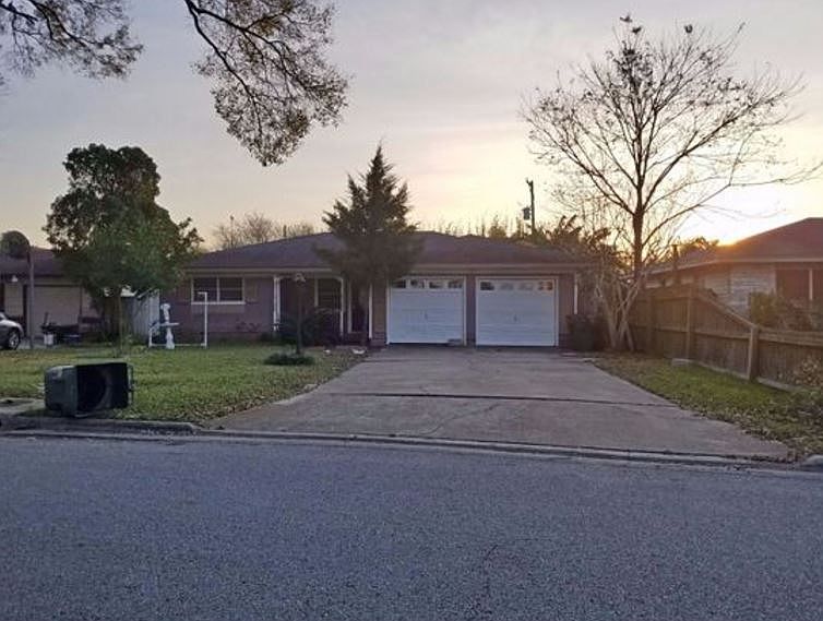1st image of 3911 Woodrow Dr
