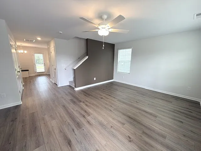 807 Coburg Ln — Photo 9