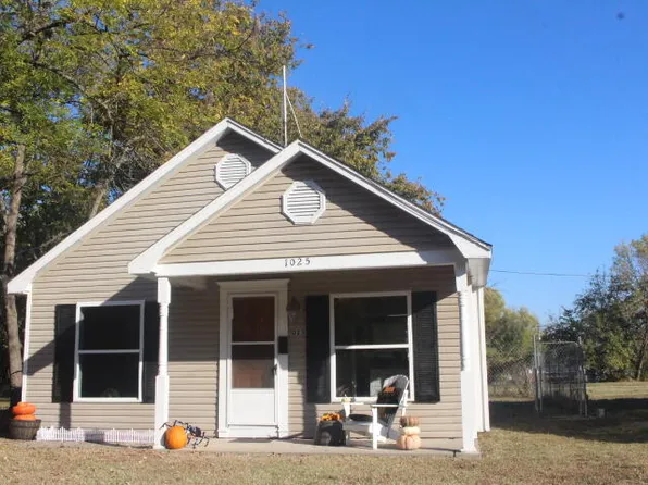 1025 W Maupin Street, Bolivar, MO 65613