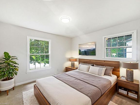 4th image of 1606 Woodbriar Ave