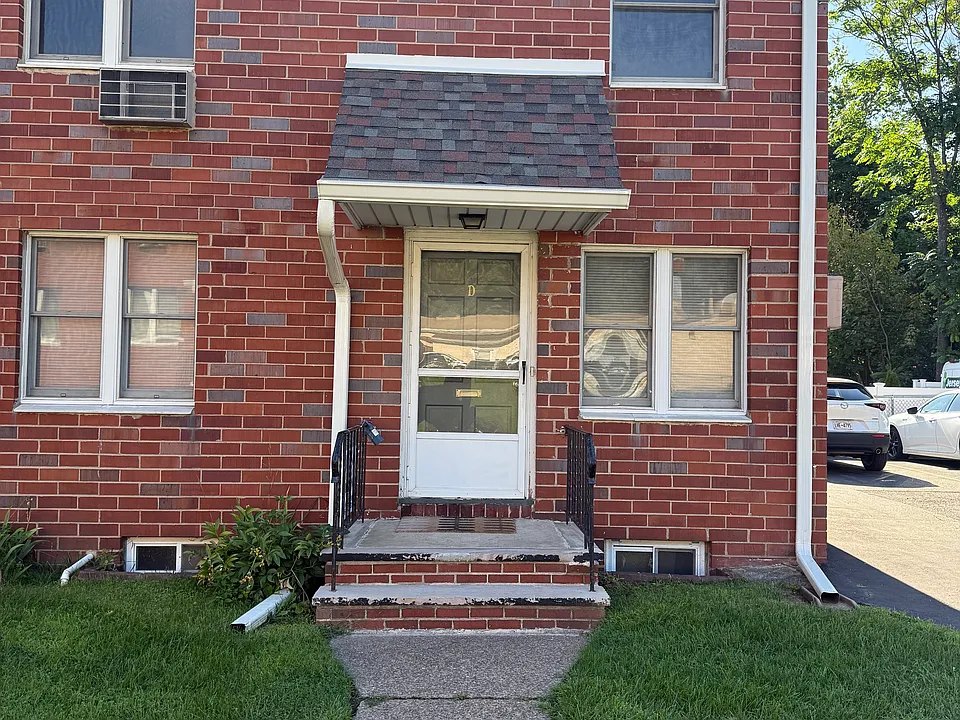 251 Fort Lee Rd #D