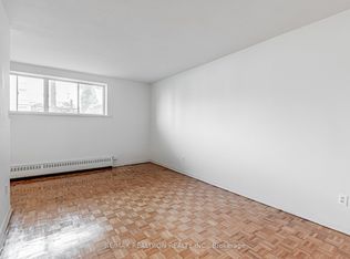 165 Colborne Ave #405, Richmond Hill, ON L4C 2K2