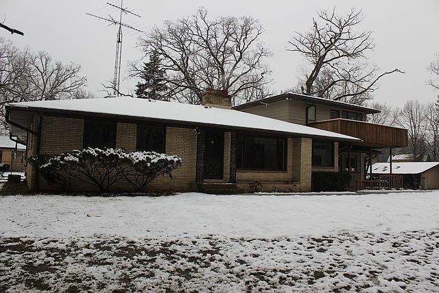 1st image of 425 College Ave