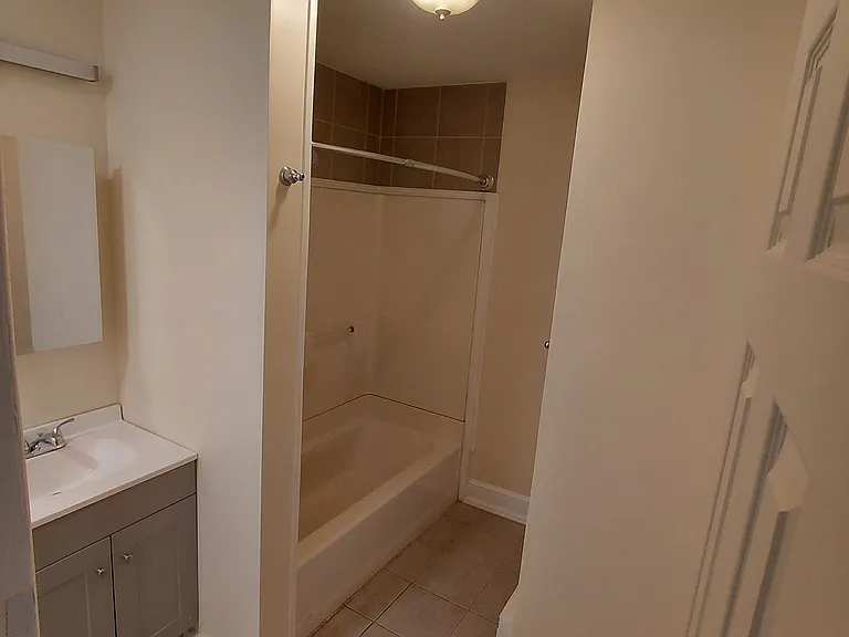 16 N Main St #16 — Photo 8