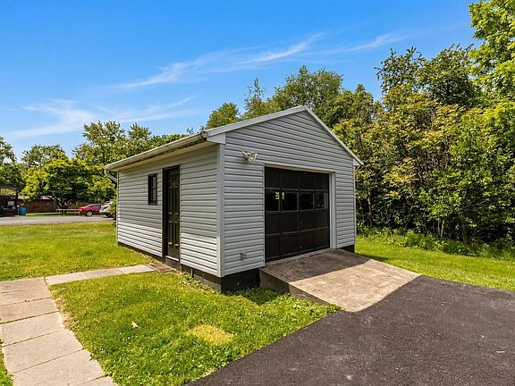 3rd image of 283 Center Grange Rd