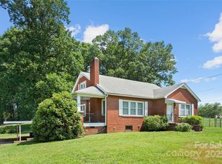 888 Monte Vista Rd, Candler, NC 28715