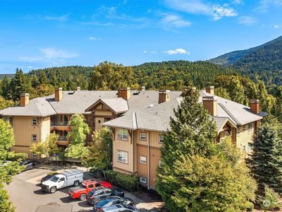 1000 Cabin Creek Lane SW #D-203, Issaquah, WA, 98027
