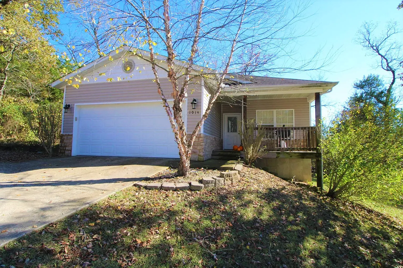 3 bed, 1318 sqft, $1,600 — Photo 1