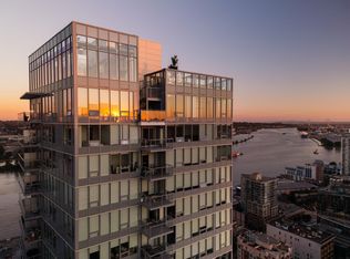 618 Carnarvon St #3301, New Westminster, BC V3M0N9