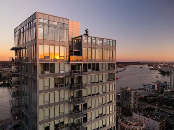 618 Carnarvon St #3301, New Westminster, BC V3M 0N9