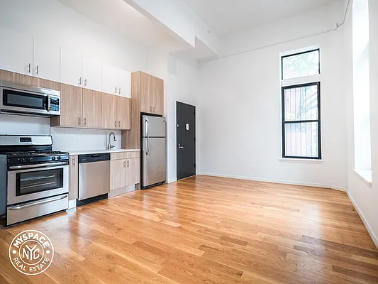 Rented by MySpaceNYC | media 2
