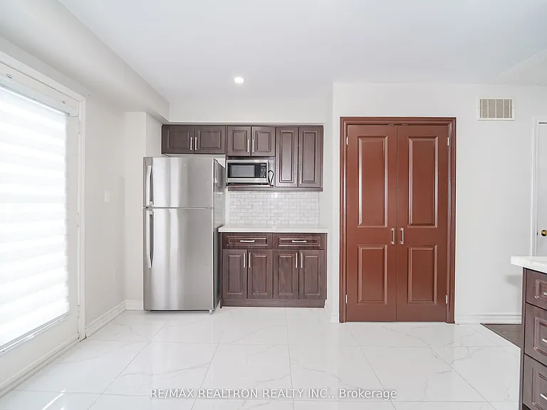 22 Webbford St — Photo 10
