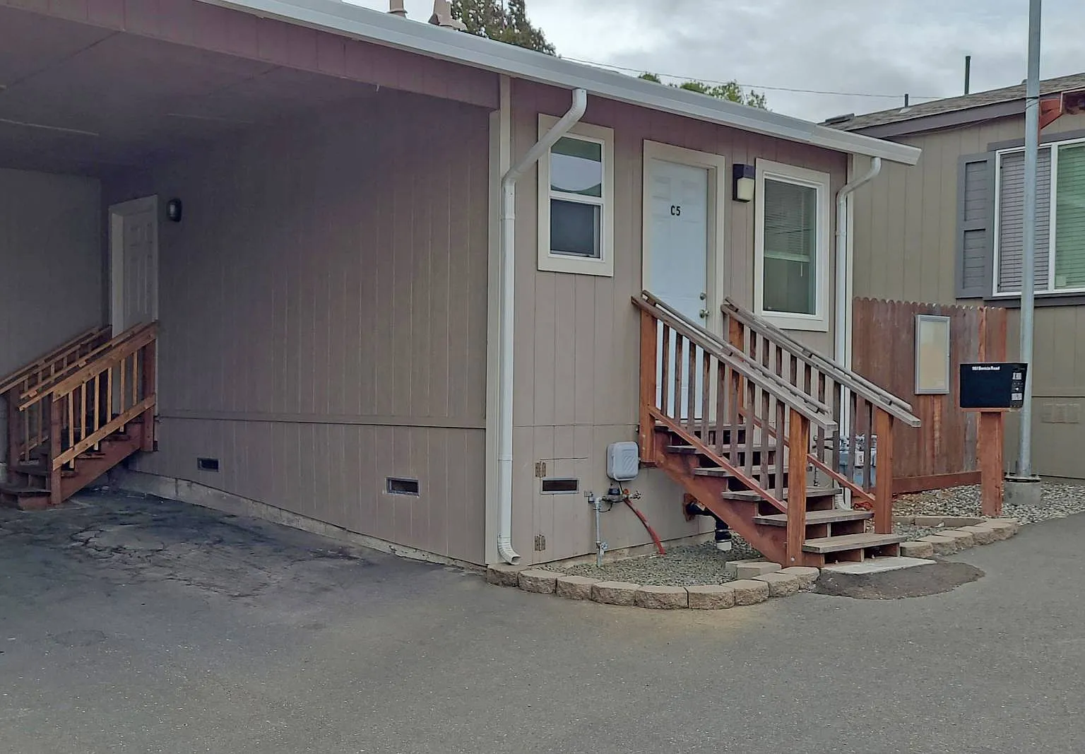 Studio, 1.0 bath, 300 sqft, $1,339 — Photo 2