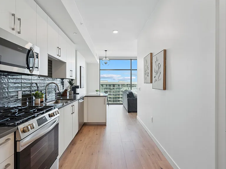 1212 Demonbreun St #2504 — Photo 2