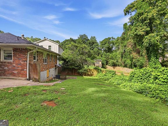 3rd image of 1513 Dianne Ct SE