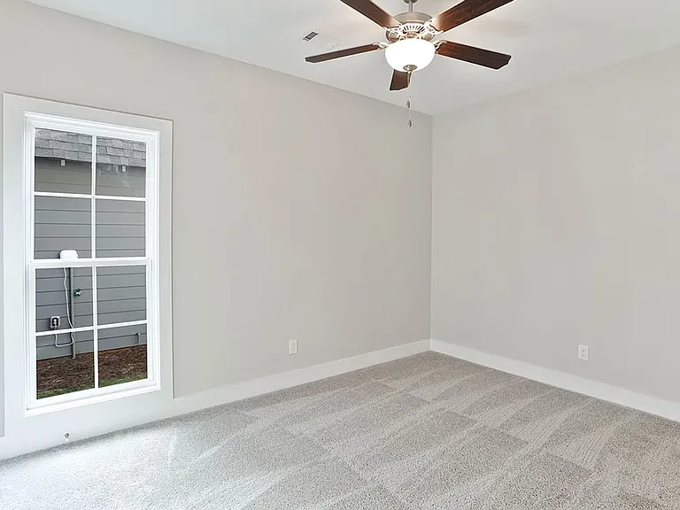 1073 Burrow Cir — Photo 9