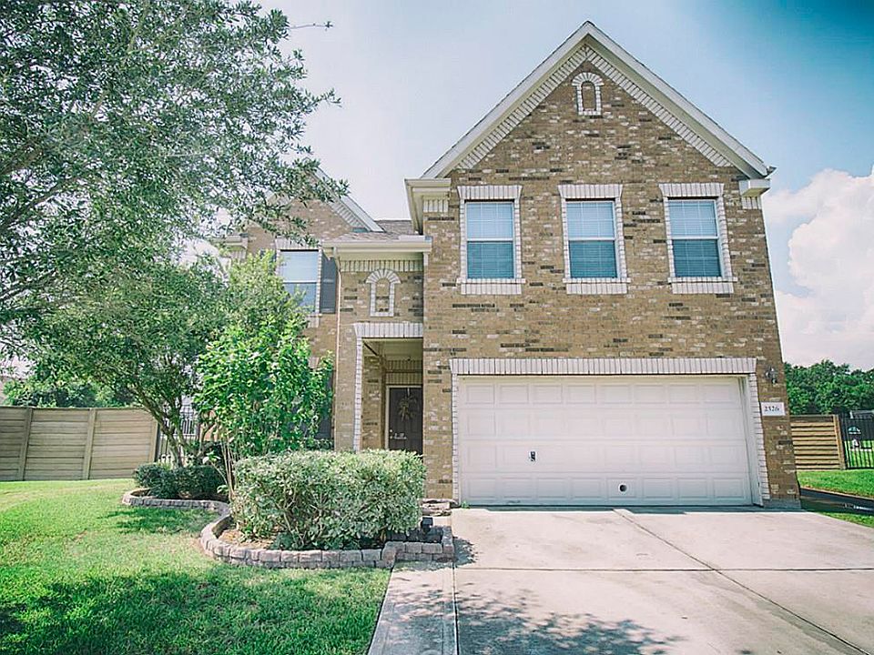 1st image of 2526 Pelican Dr