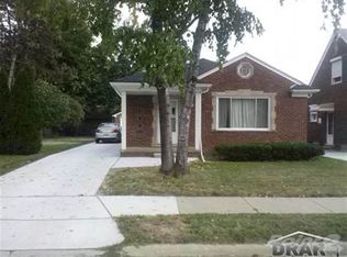 1058 Winchester Ave, Lincoln Park, MI 48146