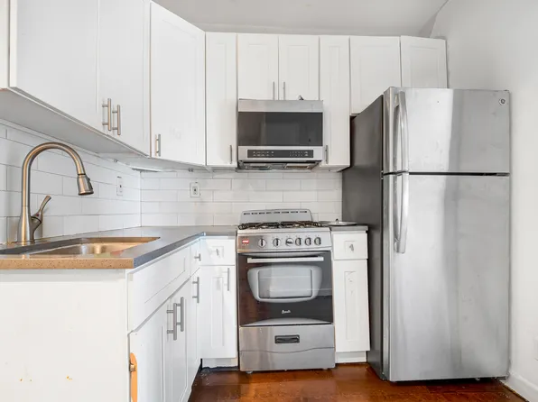 71-18 Myrtle Avenue image 4 of 10