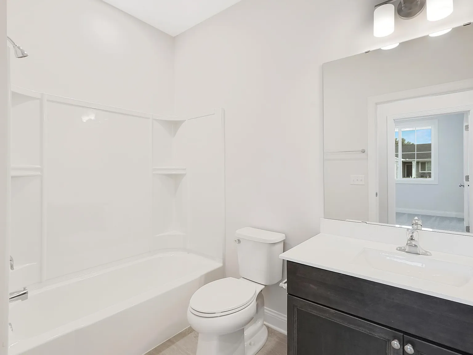 3 bed, 2684 sqft, $2,850 — Photo 2