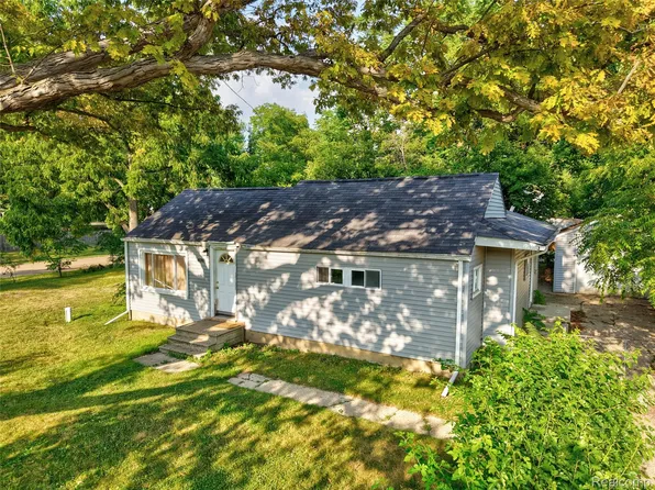 4080 N Jennings Rd, Flint, MI 48504
