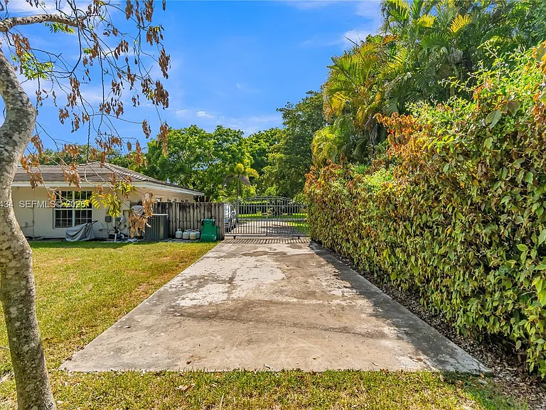 15101 SW 69th Ct — Photo 42