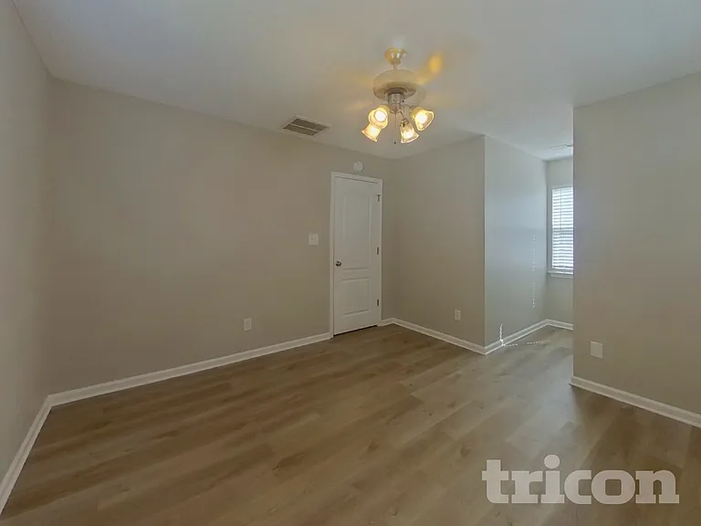 929 Corvus Ct — Photo 14