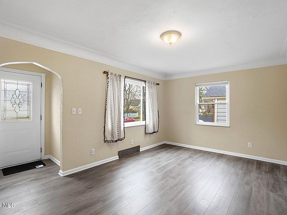 5th image of 4726 Bowen Rd