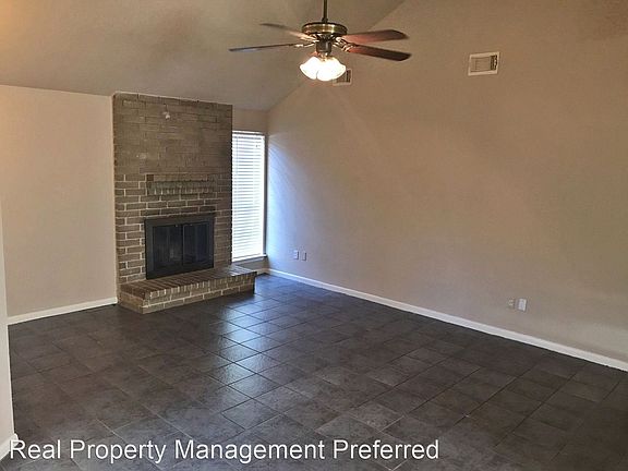 3rd image of 17515 Glenmorris Dr