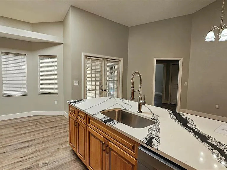 18720 Oak Way Dr — Photo 9