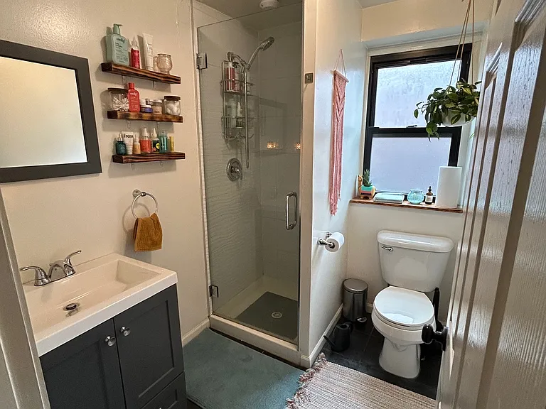 1750 W 21st St #2R — Photo 7