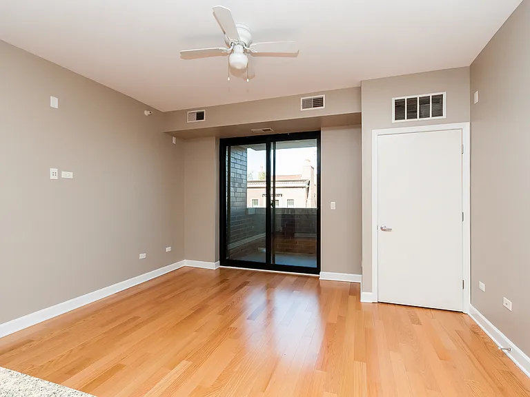 451 W Huron St #703 — Photo 11
