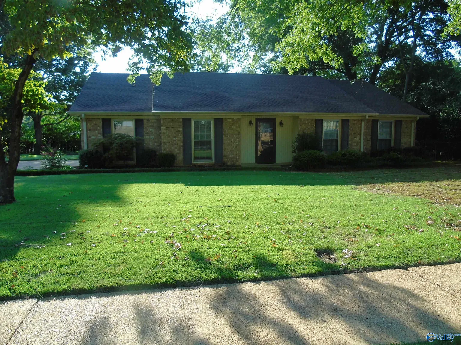 3 bed, 2.0 bath, 1857 sqft, $1,795 — Photo 3