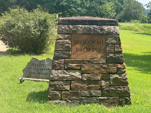 84 S Kestrel Dr #8, Fayetteville, AR 72701