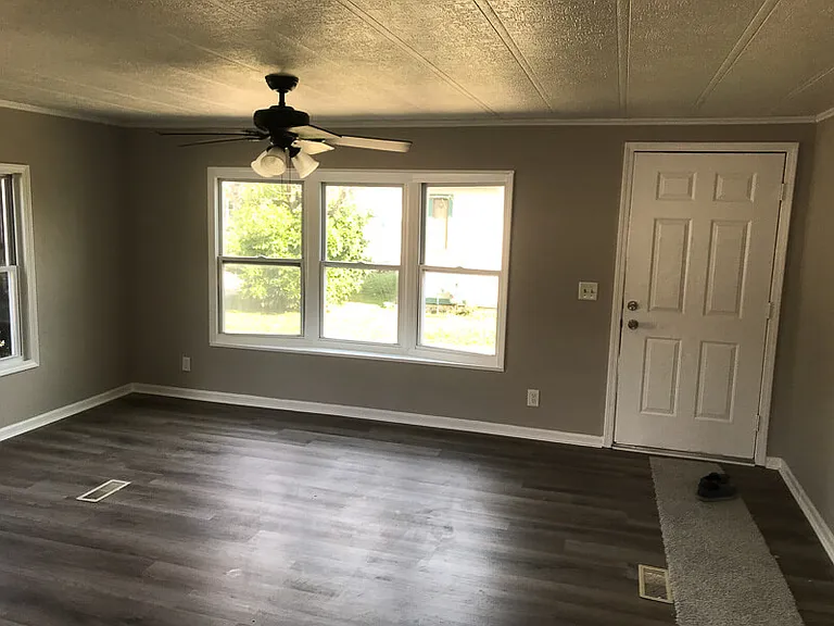 1154 W Barry Ln — Photo 6