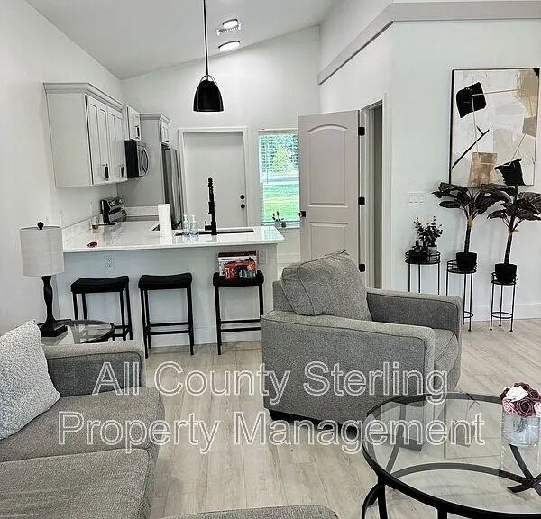 10230 NE 72nd St — Photo 7