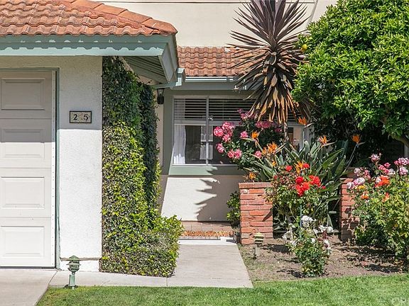 2nd image of 25 La Cumbre Cir