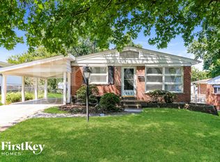 945 S Lafayette St, Florissant, MO 63031